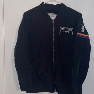 Dutch bros wind breaker